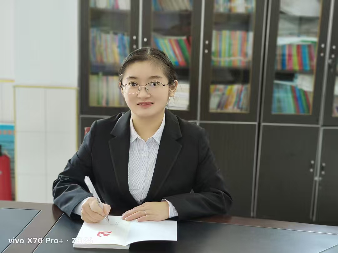 风雨坚韧不拔，为“学前孩子点亮希望之星”——新邵县潭府乡中心幼儿园园长罗思思